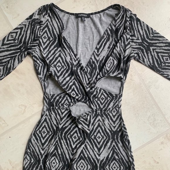 NWOT Paprika Cut Out, Low V Midi Dress, Size Small (US 4) - Picture 6 of 6